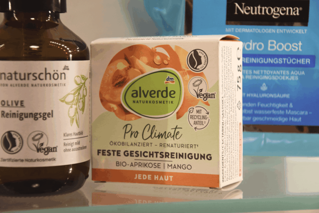Feste Gesichtsreinigung alverde
